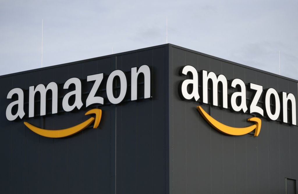 Why did Amazon ban 3,000 Chinese-backed online stores?