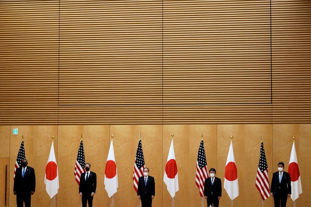 US President received Japan's prime minister for his first in-person summit, and was expected to announce a US$2 billion 5G initiative to compete with China