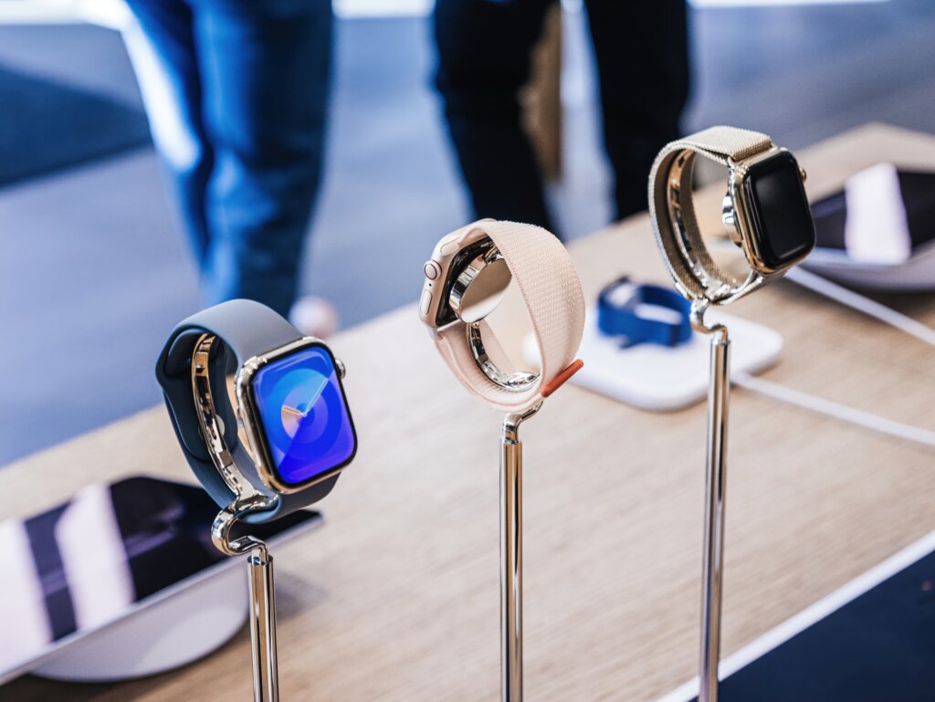 Sale revival for Apple Watch models after ban overturn.